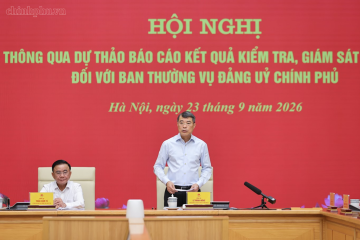 Đồng chí Trần Cẩm Tú, Ủy viên Bộ Chính trị, Thường trực Ban Bí thư, Trưởng đoàn Kiểm tra, giám sát số 221 và đồng chí Lê Minh Hưng, Ủy viên Bộ Chính trị, Bí thư Đảng ủy Chính phủ, Thủ tướng Chính phủ đồng chủ trì Hội nghị - Ảnh: chinhphu.vn/Nhật Bắc