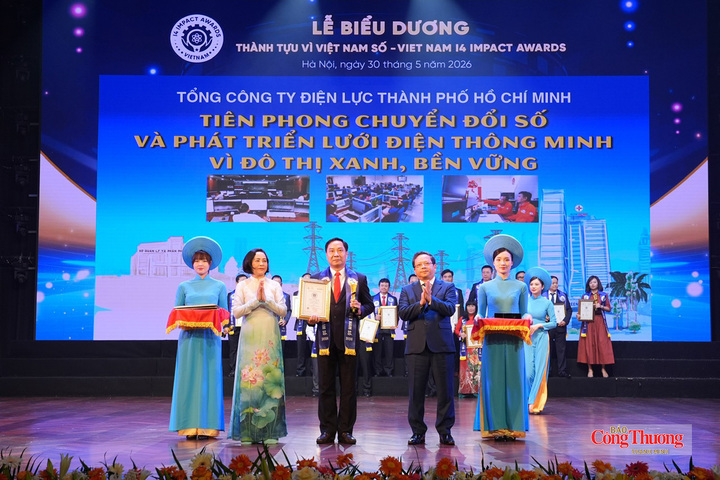 Vinh danh Tổng công ty Điện lực TP. Hồ Chí Minh tại Lễ biểu dương thành tựu vì Việt Nam số - Vietnam I4 Impact Awards.