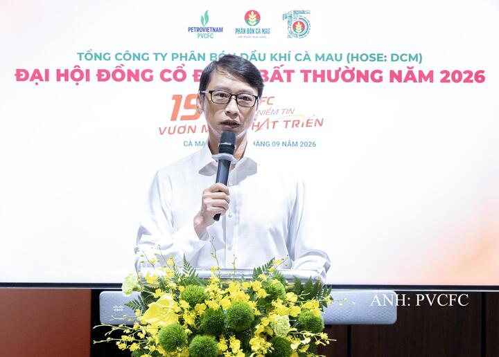 Ông Trần Hồng Nam, Thành viên HĐTV Petrovietnam, ghi nhận và đánh giá cao những kết quả nổi bật trong hoạt động sản xuất kinh doanh của PVCFC.