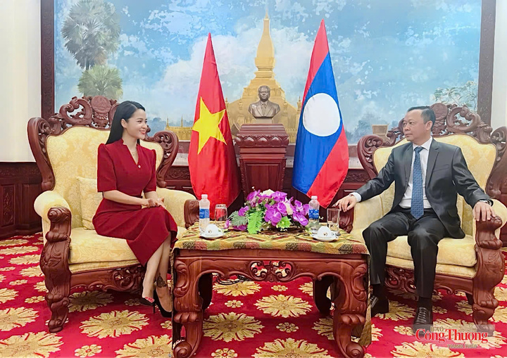 Theo ông Sổm Sai Nông Nath: "Tuần lễ sản phẩm Việt - Lào tại Hà Nội là một hoạt động xúc tiến thương mại có ý nghĩa thiết thực để doanh nghiệp hai nước giới thiệu sản phẩm và đưa hàng hóa đến trực tiếp với người tiêu dùng".