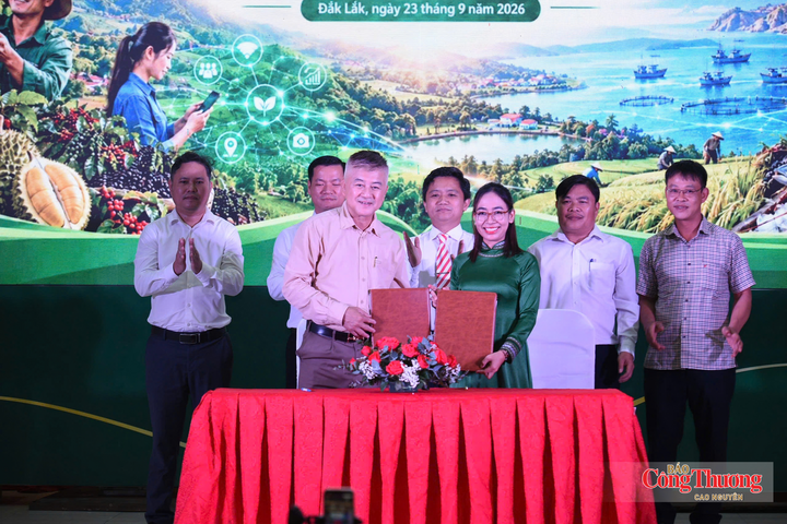 Ký kết chương trình phối hợp hỗ trợ truyền thông, giới thiệu nông sản, lan tỏa mô hình sản xuất, kinh doanh hiệu quả và kết nối nông dân, hợp tác xã với người tiêu dùng.