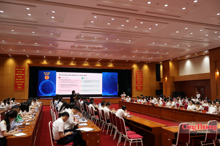Toàn cảnh sự kiện.