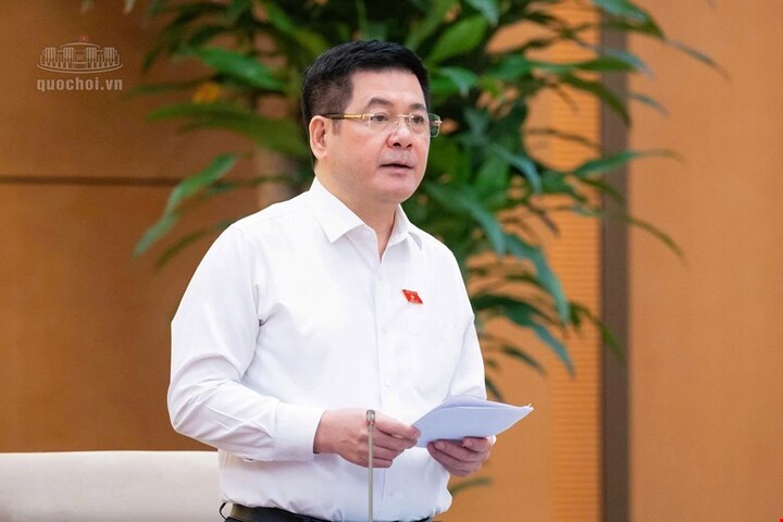 Phó Chủ tịch Quốc hội Nguyễn Hồng Diên đề nghị cần tiếp tục nghiên cứu thể chế hoá quy định sở hữu trí tuệ theo hướng chuyển tư duy quản lý bảo hộ quyền sang kiến tạo và khai thác nguồn lực sở hữu trí tuệ.
