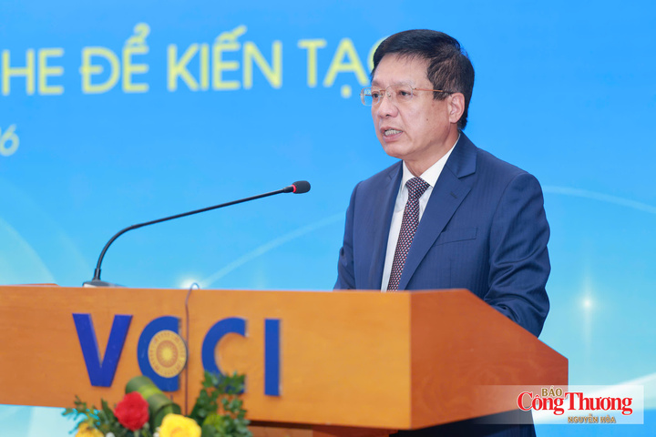 Ông Hồ Sỹ Hùng, Chủ tịch VCCI.
