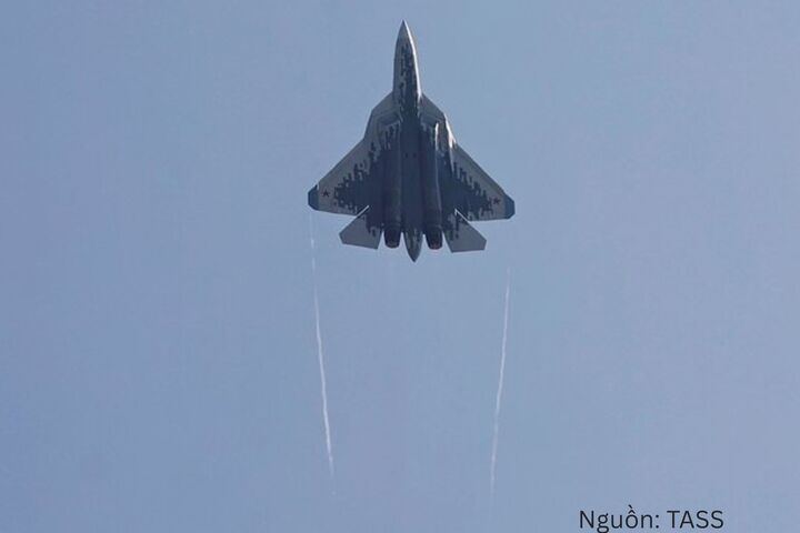 Máy bay chiến đấu thế hệ thứ 5 Su-57 Felon.