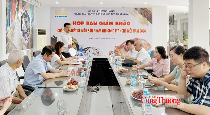 Ban giám khảo họp bàn về Cuộc thi thiết kế mẫu sản phẩm thủ công mỹ nghệ mới năm 2026.