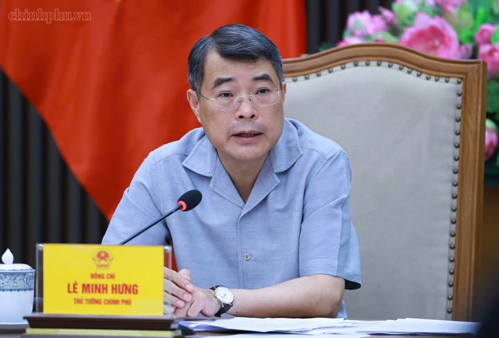 Thủ tướng Chính phủ Lê Minh Hưng chỉ đạo tại cuộc họp đánh giá tiến độ thực hiện, giải ngân các công trình, dự án trọng điểm lĩnh vực giao thông vận tải. - Ảnh: chinhphu.vn/Nhật Bắc.