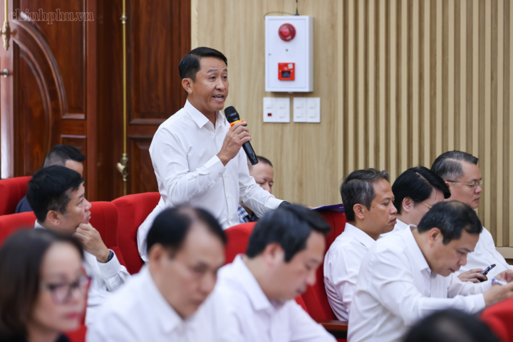 Thủ tướng: Sửa đồng bộ các luật nhằm không để giá đất tăng cao và bảo đảm chỗ ở cho người dân - 6