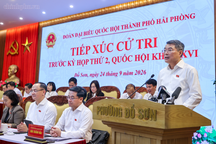Thủ tướng báo cáo với cử tri về tình hình thời gian qua - Ảnh: chinhphu.vn/Nhật Bắc