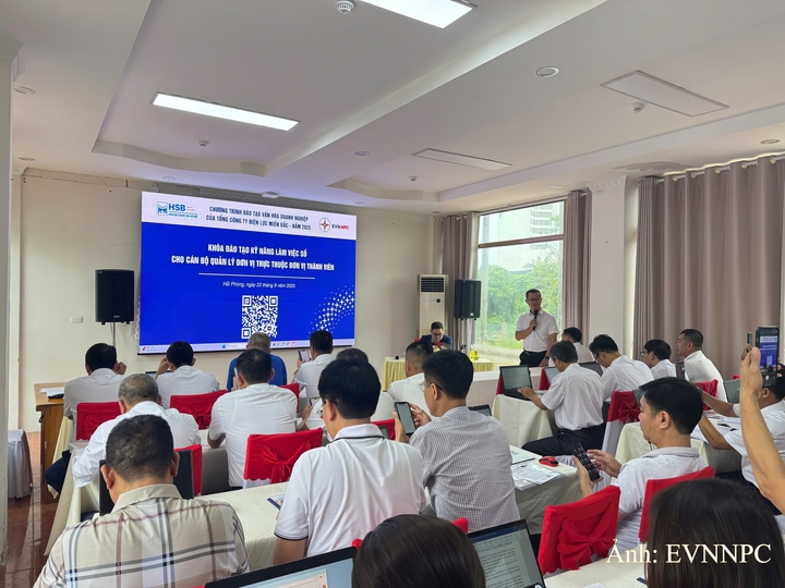 Đào tạo và nâng cao nhận thức là bước đi đầu tiên trong quy trình xây dựng văn hóa số tại EVNNPC.