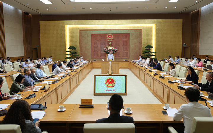 Phó Thủ tướng Thường trực nhấn mạnh, phát triển nông, lâm, thủy sản không chỉ nhằm gia tăng kim ngạch xuất khẩu mà phải gắn với xây dựng nền nông nghiệp hiện đại, sinh thái, giá trị gia tăng cao và phát triển bền vững - Ảnh: chinhphu.vn/Phương Nguyên