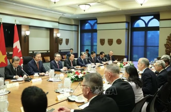 Tổng Bí thư, Chủ tịch nước Tô Lâm hội đàm với Thủ tướng Canada Mark Carney. Ảnh: Thống Nhất/TTXVN
