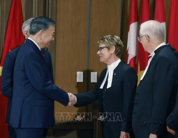 Tổng Bí thư, Chủ tịch nước Tô Lâm và Chủ tịch Thượng viện Canada Raymonde Gagne. Ảnh: Thống Nhất/TTXVN