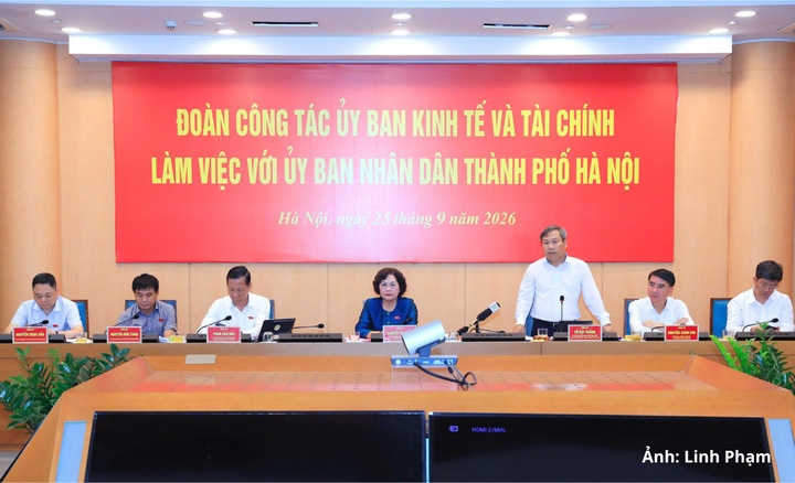 Chủ tịch UBND Thành phố Vũ Đại Thắng phát biểu tại buổi làm việc.