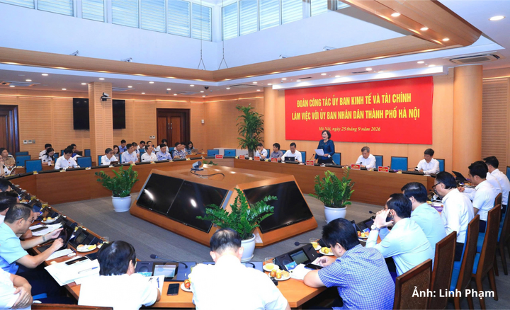 Toàn cảnh buổi làm việc.