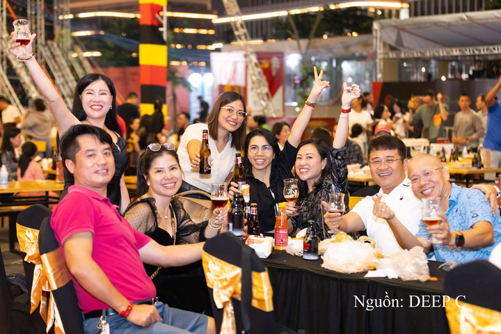 B.Fest là sự kiện thu hút đông đảo du khách.