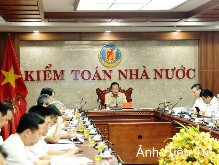 Tổng Kiểm toán nhà nước Nguyễn Hữu Nghĩa phát biểu chỉ đạo phiên họp.