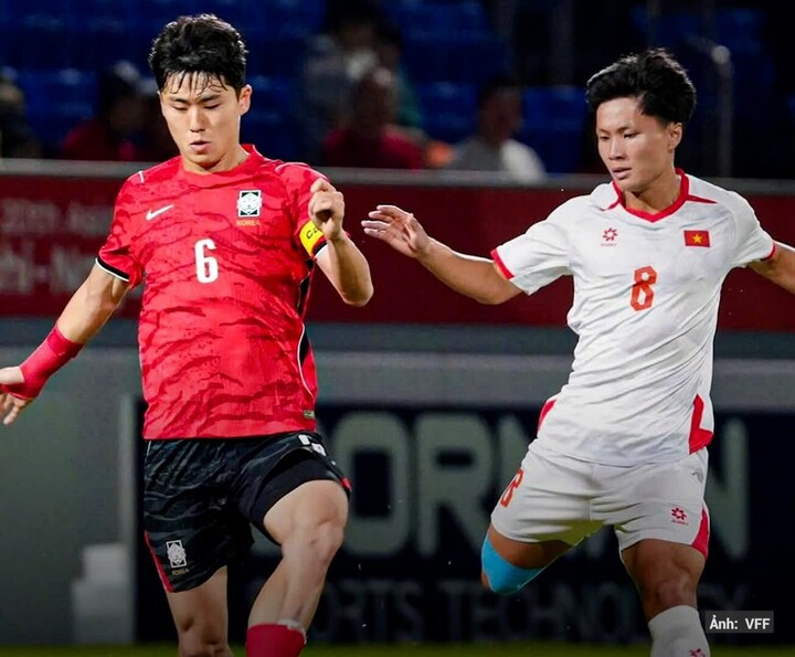 U23 Hàn Quốc tỏ ra vượt trội khi lấn lướt trước các cầu thủ U23 Việt Nam.