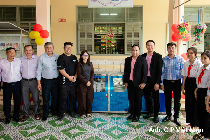 Hệ thống lọc nước sạch được bàn giao và đưa vào sử dụng tại Trường THCS An Thới.