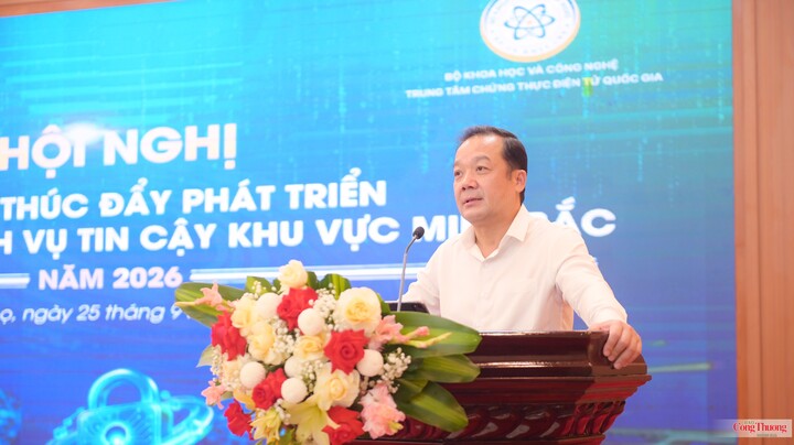 Thứ trưởng Bộ Khoa học và Công nghệ Phạm Đức Long phát biểu khai mạc hội nghị.