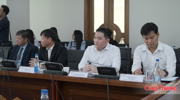 Ông Nguyễn Trường Thi, Phó Giám đốc Sở Công Thương TP. Hồ Chí Minh (thứ 2 từ phải sang) tại toạ đàm.