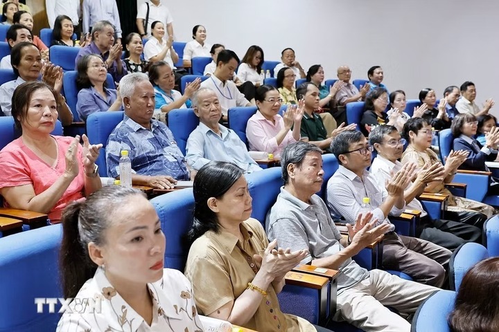 Cử tri phường Xuân Hoà, Thành phố Hồ Chí Minh dự hội nghị.