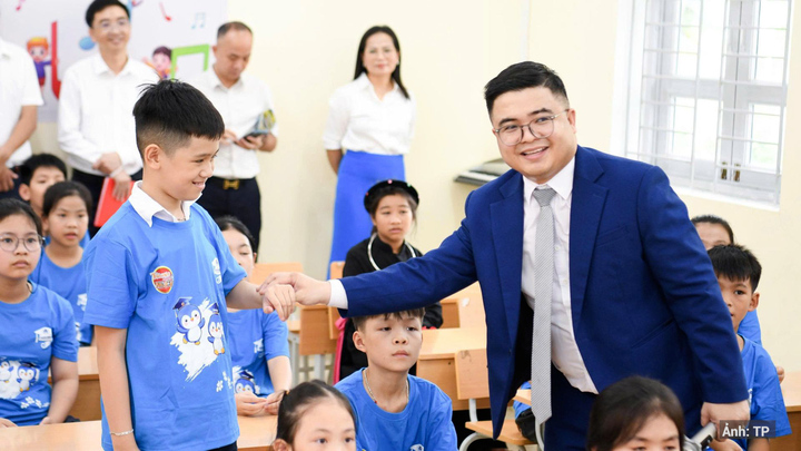 Học sinh hào hứng tham gia các hoạt động giao lưu, thực hành tiếng Anh trong chương trình “Tiếng Anh cho em” tại Tuyên Quang.