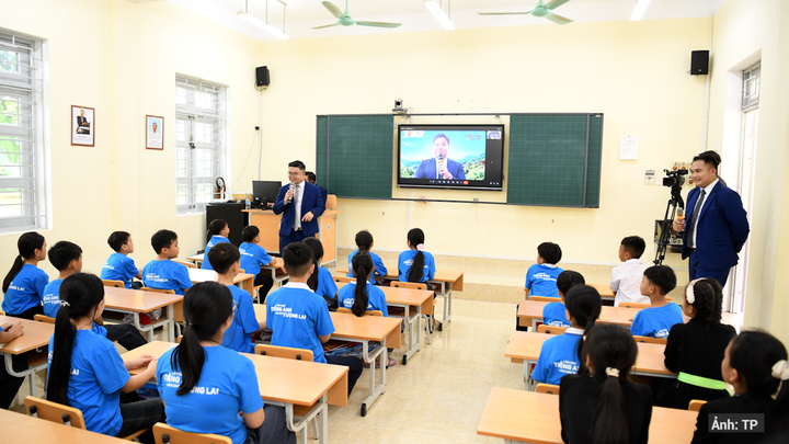 Những phần trò chơi tiếng Anh thú vị được tổ chức tại lễ phát động.
