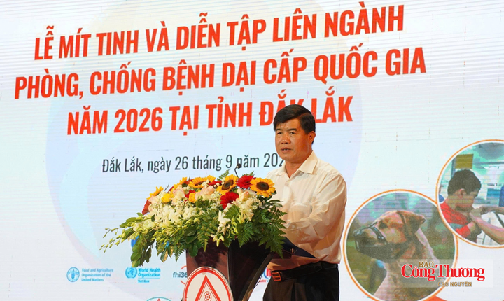 Phó Chủ tịch UBND tỉnh Đắk Lắk Nguyễn Thiên Văn phát biểu tại buổi lễ.