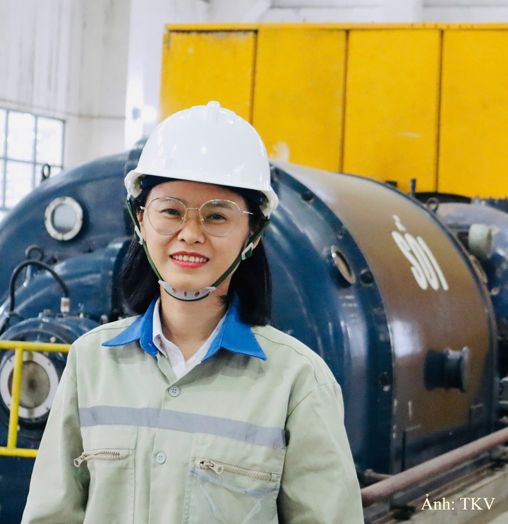 Nữ kỹ sư Nguyễn Thị Phước Hảo có 16 năm gắn bó với Công ty Nhôm Lâm Đồng - TKV.