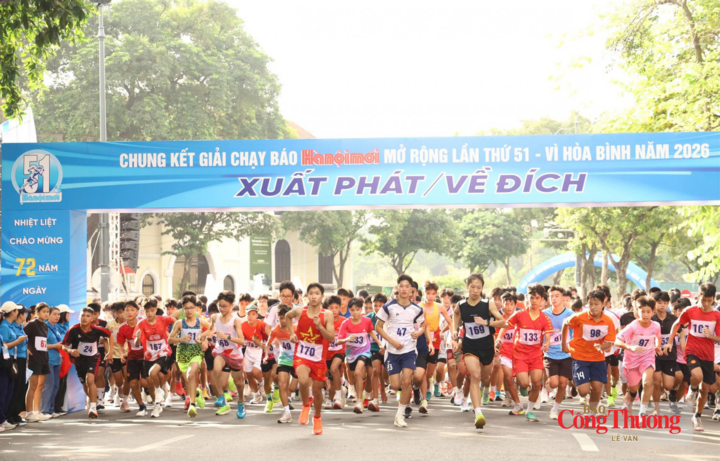 Các vận động viên nam khối trung học cơ sở thi đấu tại Giải chạy Báo Hànộimới mở rộng lần thứ 51 - Vì hòa bình năm 2026.