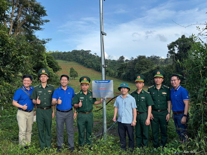Nhựa Bình Minh dẫn nước sạch đến với cán bộ chiến sĩ, người dân nơi biên giới và miền núi Việt Nam.