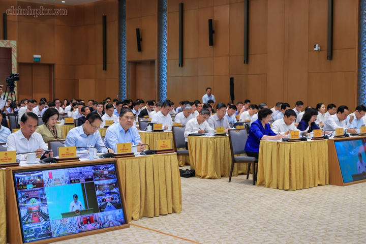 Phó Thủ tướng Thường trực Phạm Gia Túc và các đại biểu tham dự phiên họp. Ảnh: Nhật Bắc