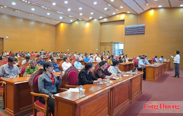 Hội nghị có sự tham dự của các tổ chức, cá nhân sản xuất, kinh doanh sản phẩm OCOP; cùng đại diện các sở, ngành, địa phương, lực lượng Quản lý thị trường, Công an và các đơn vị liên quan.
