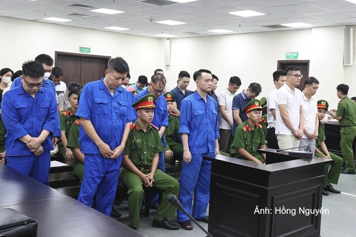 Các bị cáo tại phiên tòa.