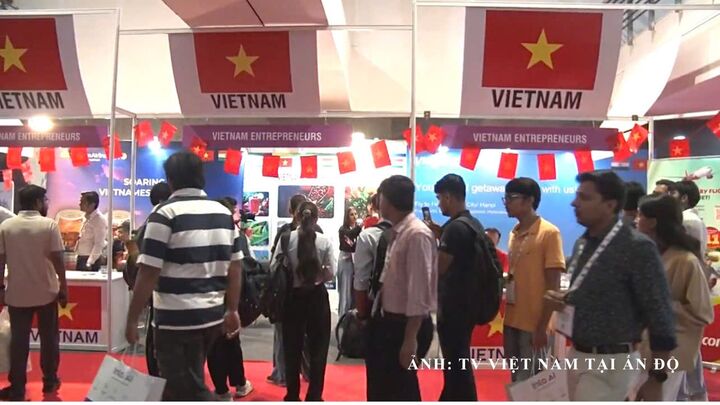 Ba nhóm ngành hàng trọng điểm được giới thiệu trong khuôn khổ Hội chợ Thương mại Quốc tế Uttar Pradesh 2026 (UPITS 2026): Lĩnh vực dệt may; thực phẩm và hàng tiêu dùng; xe điện và công nghiệp phụ trợ.