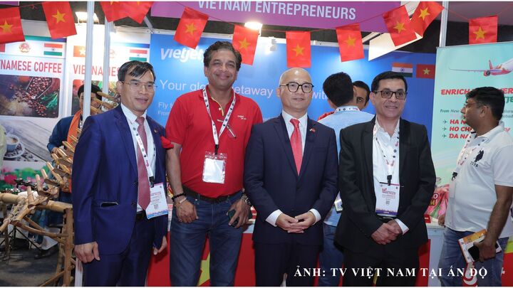 Sau phiên diễn đàn, các doanh nghiệp Việt Nam và Uttar Pradesh tham gia chương trình kết nối trực tiếp B2B, trao đổi nhu cầu mua bán, tìm kiếm đối tác phân phối, hợp tác sản xuất và nghiên cứu dự án đầu tư.
