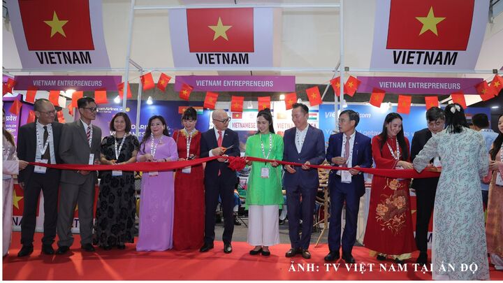 Đại diện Noida và chính quyền Uttar Pradesh đề xuất hợp tác với Việt Nam trong lĩnh vực dệt may, thủ công mỹ nghệ, công nghệ và phát triển chuỗi cung ứng.