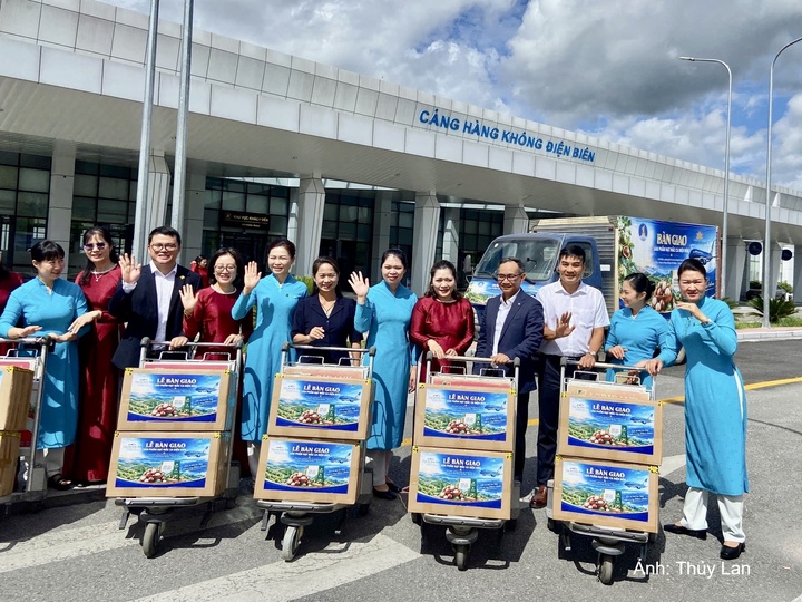 Tỉnh Điện Biên và Vietnam Airlines cùng hướng tới hợp tác thiết thực, lâu dài, gắn quảng bá với mở rộng cơ hội tiêu thụ.