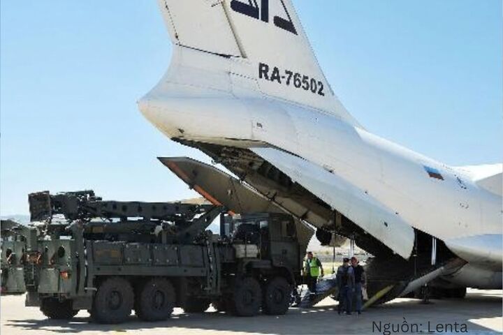Hệ thống phòng không S-400 Triumph. Nguồn: Lenta