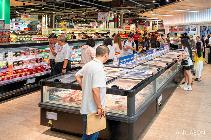 Không gian mua sắm hiện đại và thuận tiện cho khách hàng tại TTTM AEON Hải Dương.