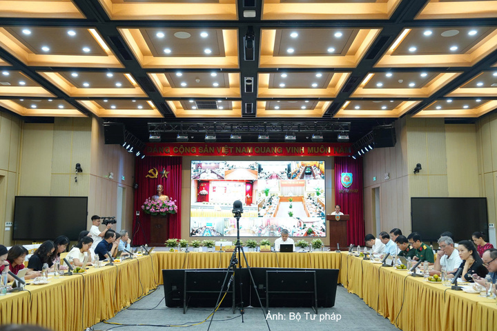 Toàn cảnh hội nghị.