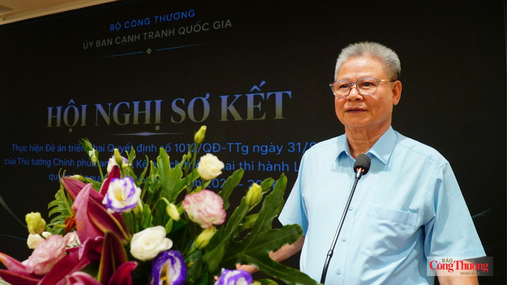 Ông Bùi Thanh Thủy - Phó Chủ tịch kiêm Tổng thư ký Hội Bảo vệ người tiêu dùng Việt Nam phát biểu tại hội nghị.