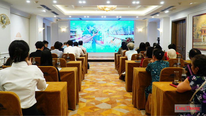 Toàn cảnh hội nghị.