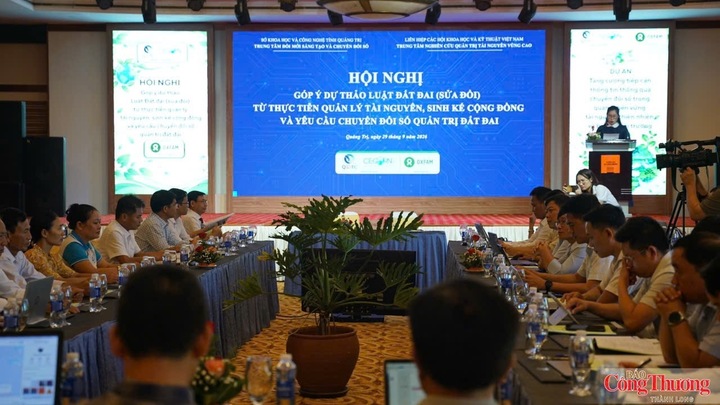 Toàn cảnh Hội nghị Góp ý dự thảo Luật Đất đai (sửa đổi) diễn ra tại Quảng Trị.