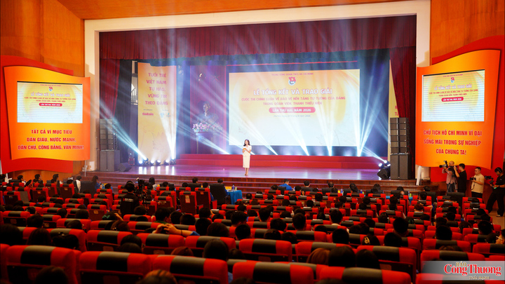Toàn cảnh buổi lễ trao giải.
