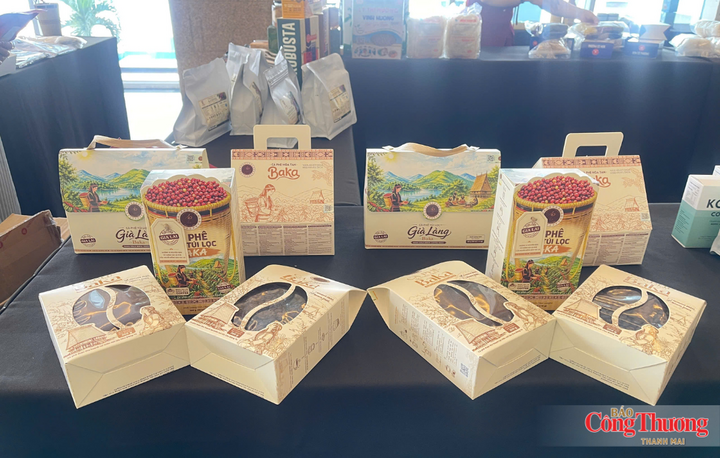 Phản hồi từ người mua, nhà phân phối và đối tác trở thành cơ sở để cơ sở sản xuất điều chỉnh mẫu mã, bao bì, chất lượng và cách thức bán hàng.