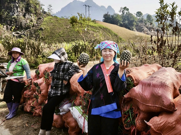 Vùng quê cách mạng gắn với tên tuổi Anh hùng Vừ A Dính hôm nay bền bỉ vun đắp cuộc sống mới, mang theo khát vọng ấm no trong từng nếp nhà, từng mùa gieo trồng.