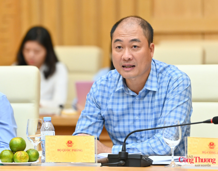Đại diện Bộ Quốc phòng phát biểu cho ý kiến.