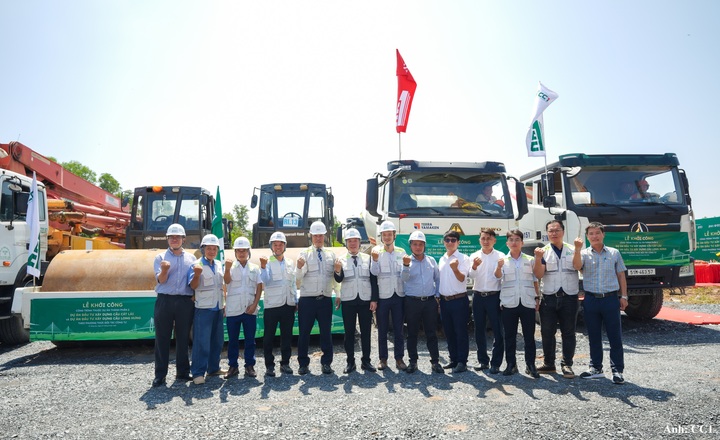 Sự kiện khởi công đã chính thức kích hoạt xây dựng công trình thuộc Dự án thành phần 2 - Dự án đầu tư xây dựng cầu Cát Lái và Dự án đầu tư xây dựng cầu Long Hưng (cầu Đồng Nai 2) theo phương thức đối tác công tư (PPP).